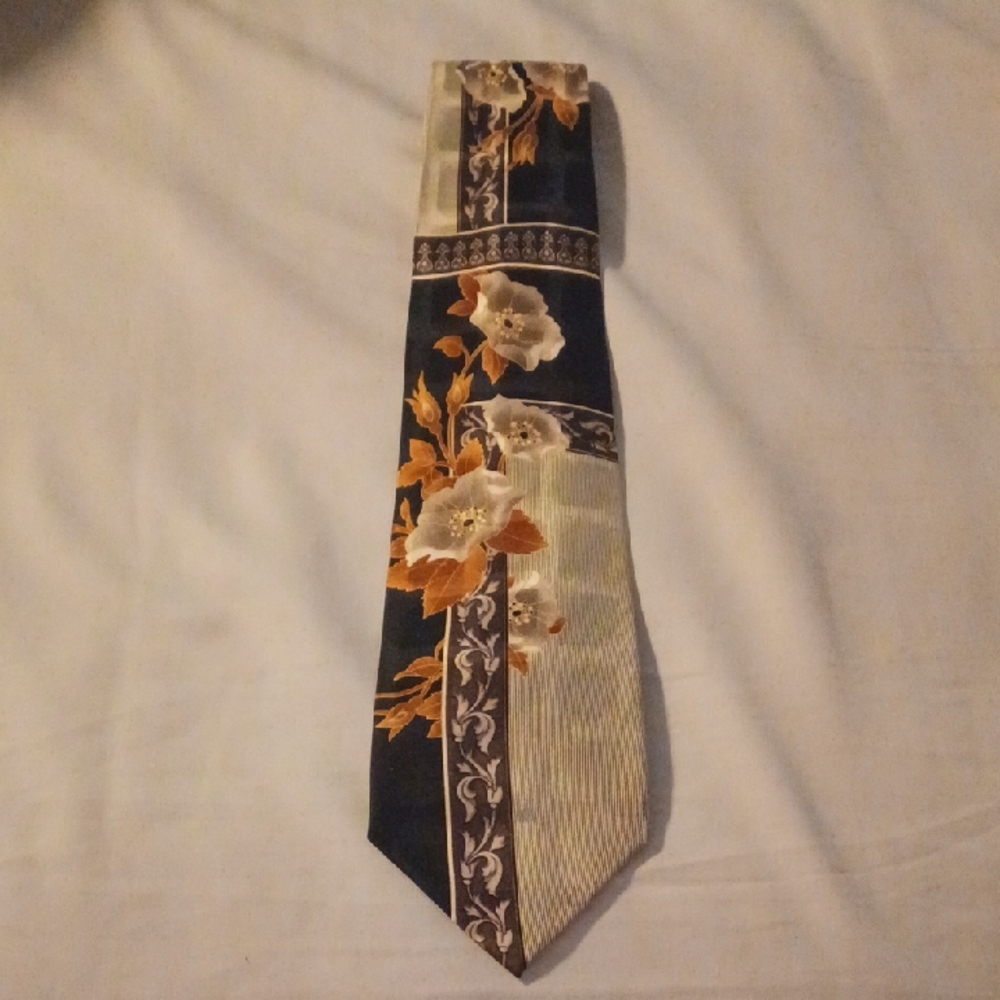 Di Maggio Handmade Silk Tie Floral Patterned Tie in Black and Gold
